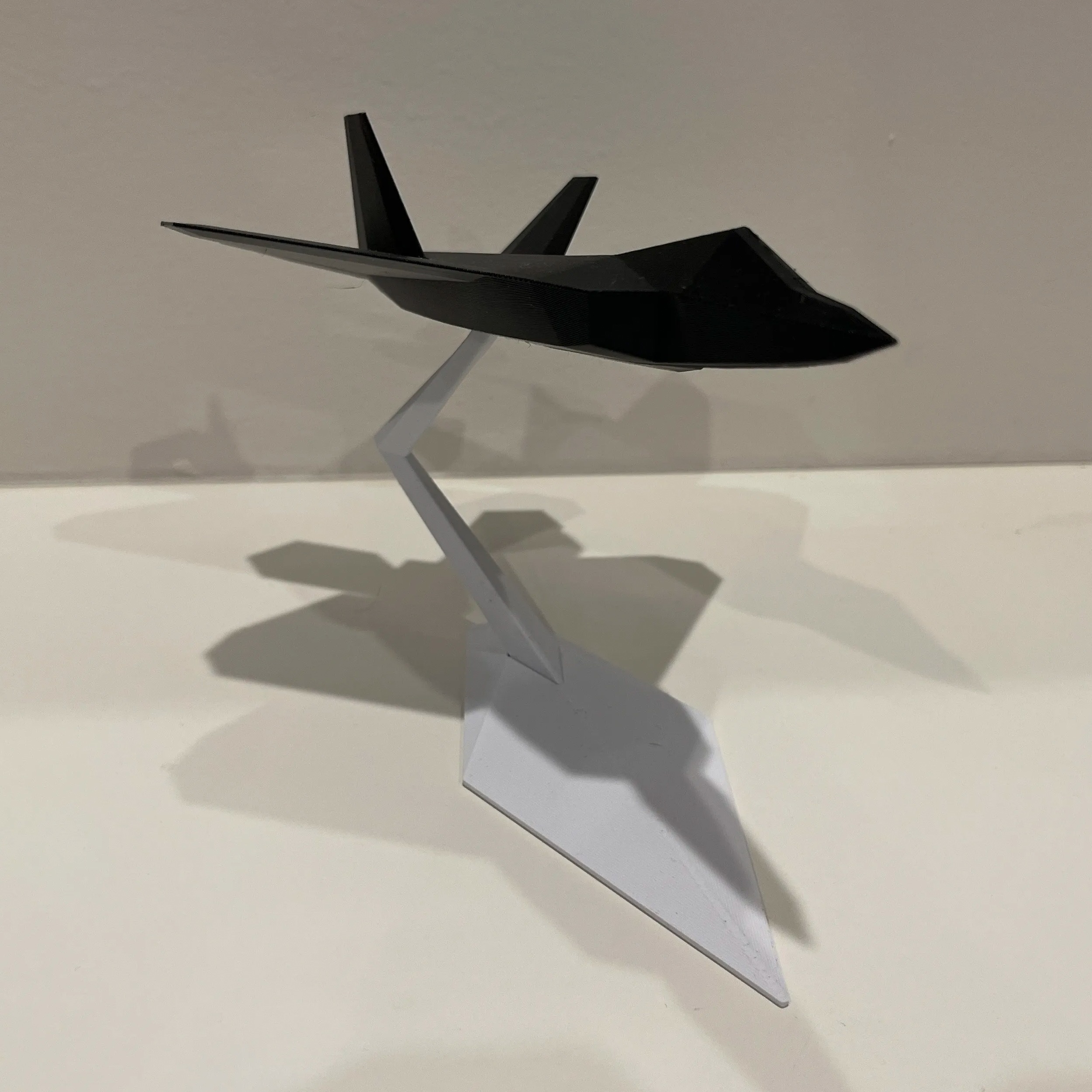 ماکت دکوری جنگنده F-22 Raptor نسخه Display Model - تصویر 3