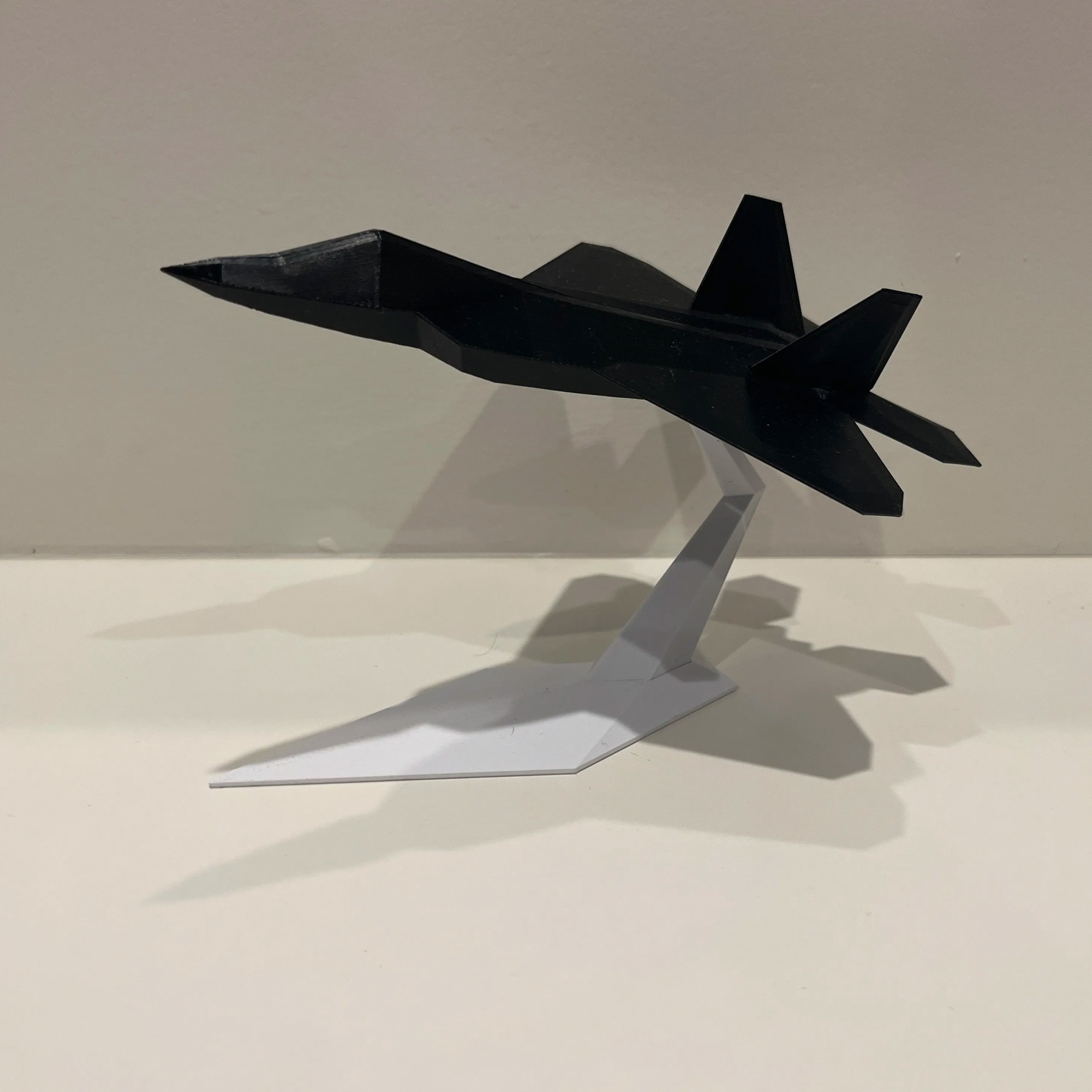 ماکت دکوری جنگنده F-22 Raptor نسخه Display Model - تصویر 5